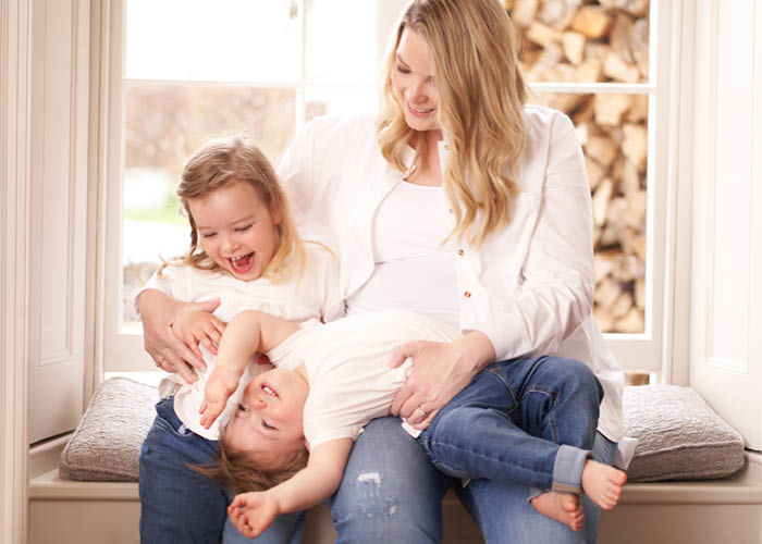 Chelsey Oliver with her children